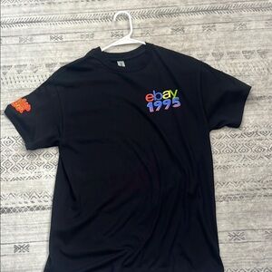 Gildan Black Short Sleeve Tee with Crew Neck